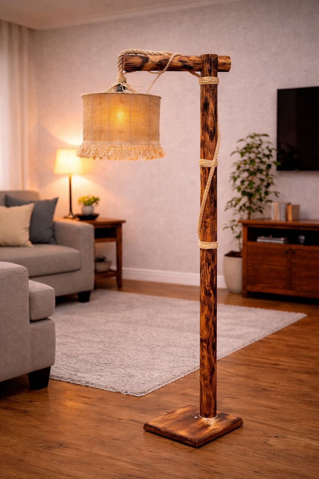 El Yapımı Rustik Ahşap Lambader – Dekoratif Ayaklı Salon Lambası
